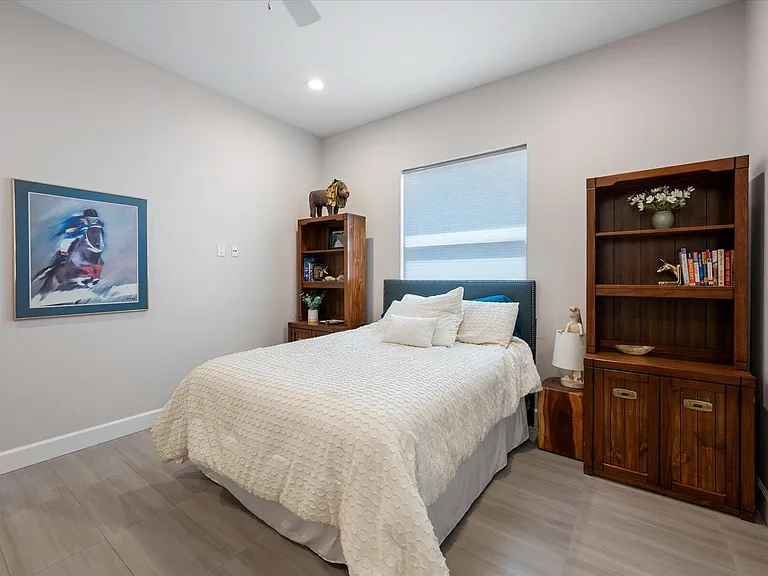 15450 Estancia Ln — Photo 21