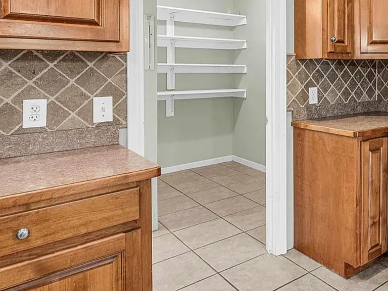 225 Denise Ln — Photo 18