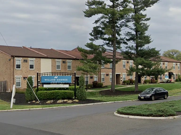 One and Two Bedroom Apartments at Willow Shores