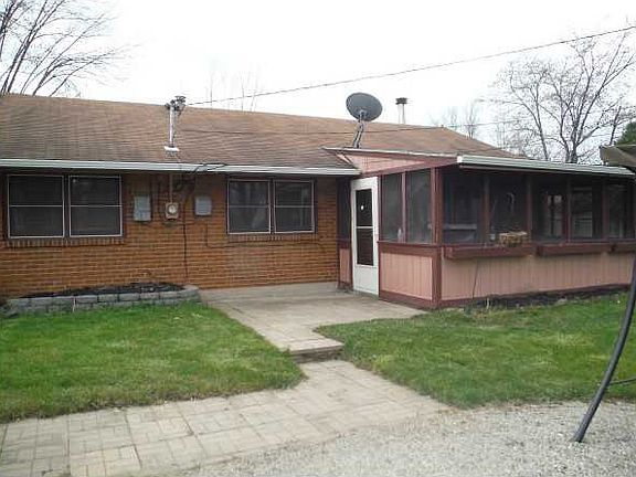 3rd image of 5583 Moorefield Dr