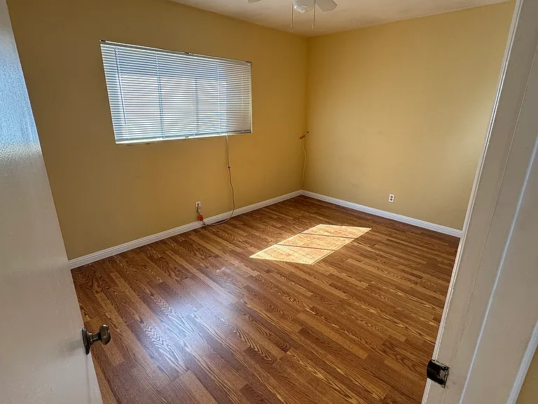 14609 Christine Dr #12 — Photo 11