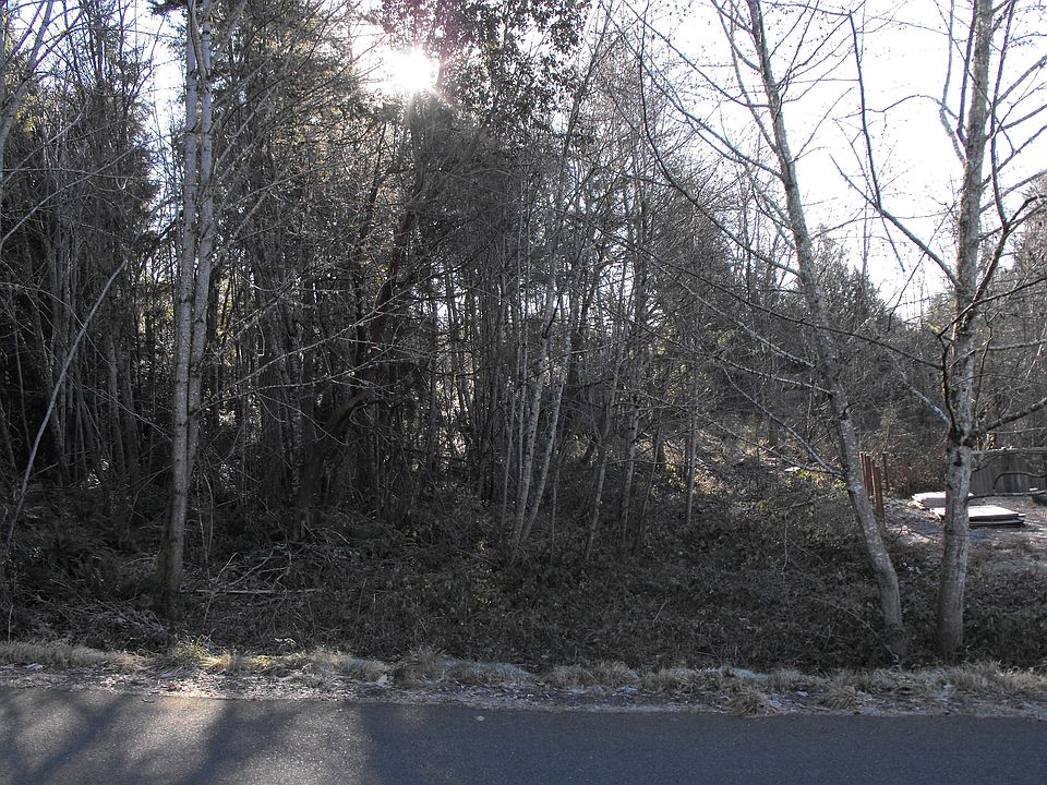 2nd image of 2 NE Vena St