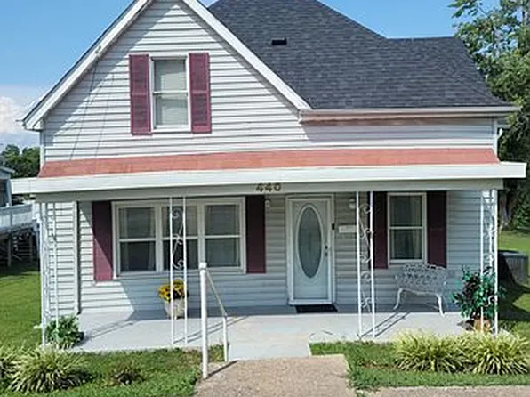 440 W Holmes St, Chester, IL 62233