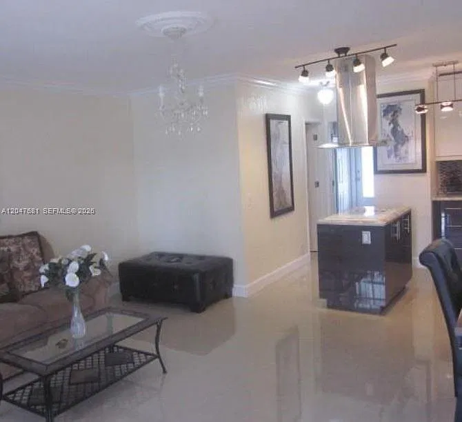 Pasadena Gardens Apartment — Photo 4