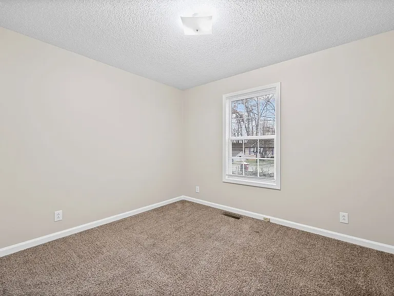 386 Brook Mead Dr — Photo 15