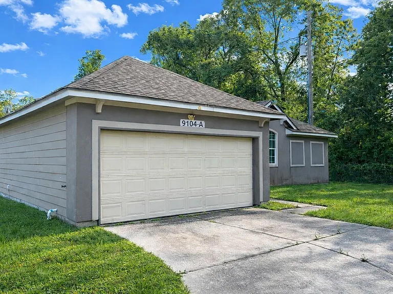 9104 N Green River Dr #A — Photo 5