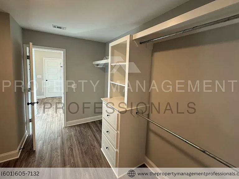 563 Patrick Farms Dr — Photo 23