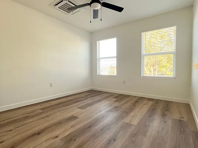 201 W Center St #1-6 — Photo 16