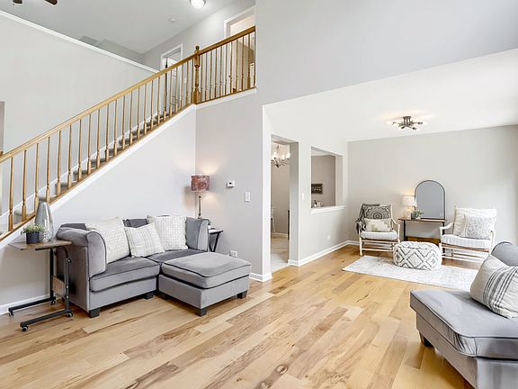 5th image of 3042 Renard Ln
