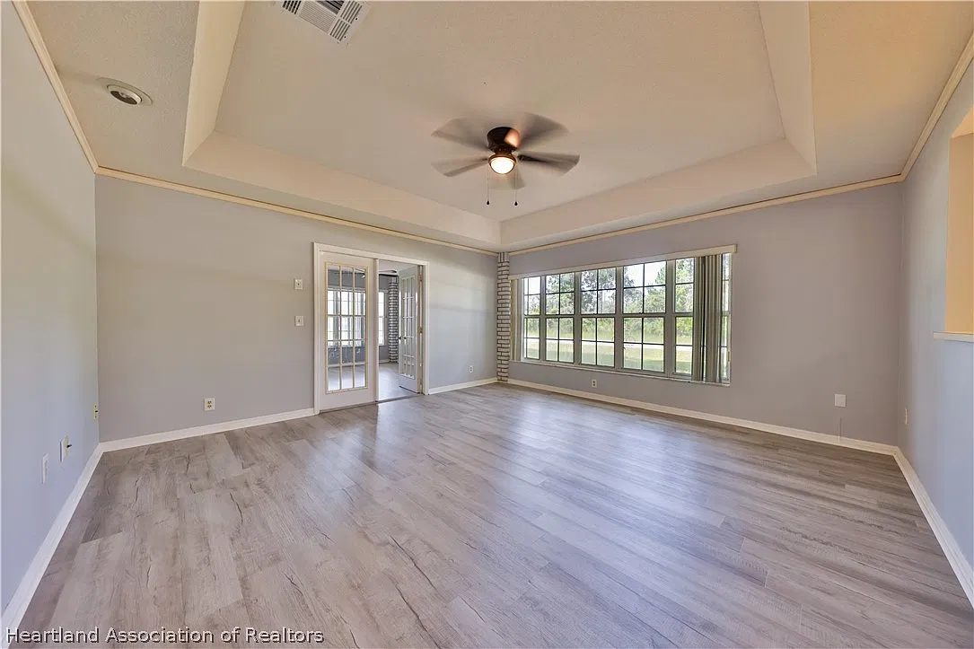 3 bed, 2.0 bath, 1547 sqft, $1,700 — Photo 3