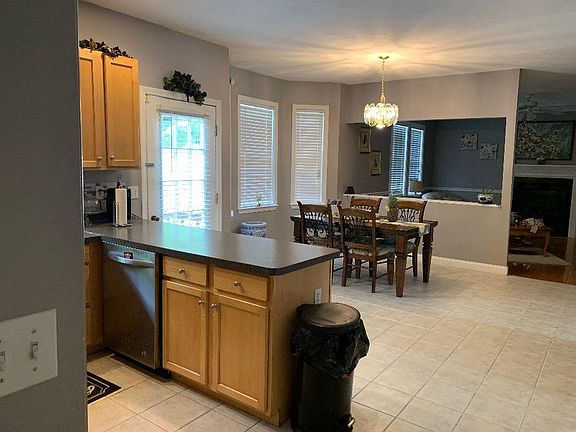 5th image of 97 Stonegate Dr