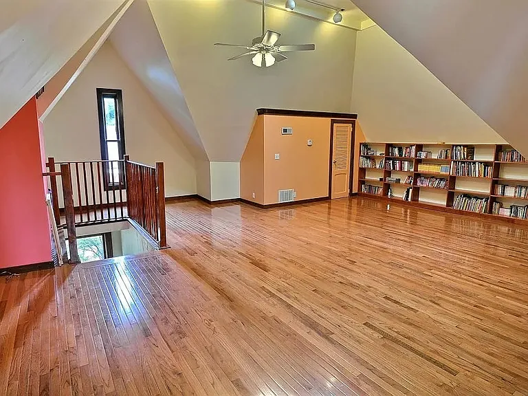 1005 Pontiac Ave — Photo 9