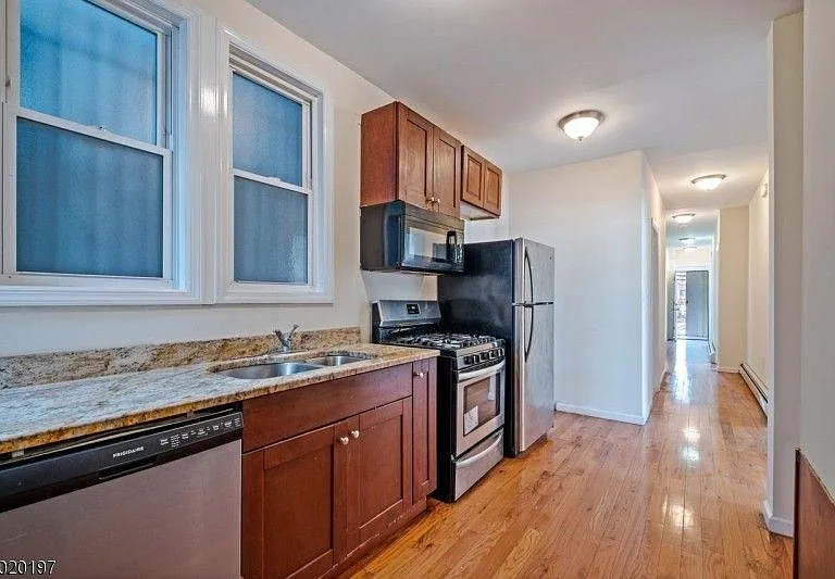 80 Tonnele Ave — Photo 1