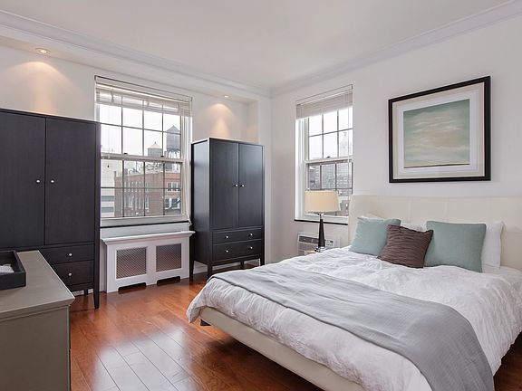 3rd image of 41 5th Ave APT 16E
