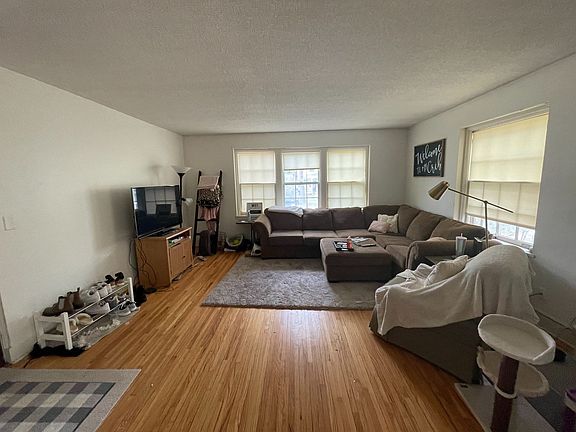 2nd image of 2040 Grand Ave #201