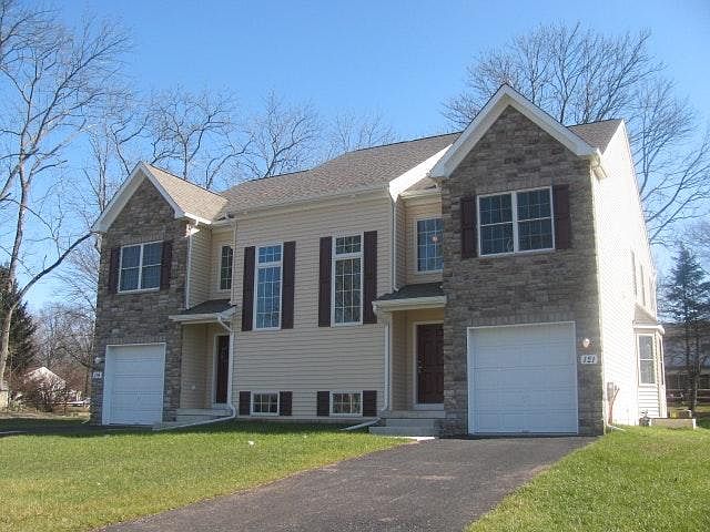 1st image of 139 Sugarbush Dr