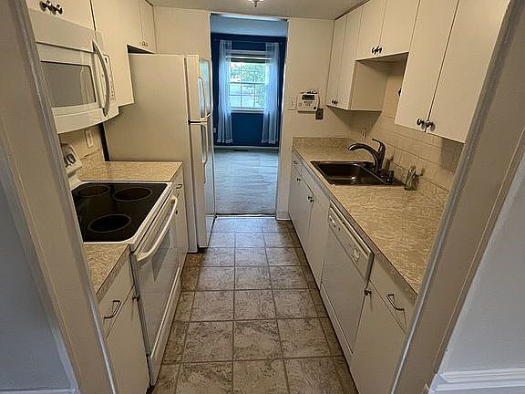 4th image of 3935 Breezy Ct #3935