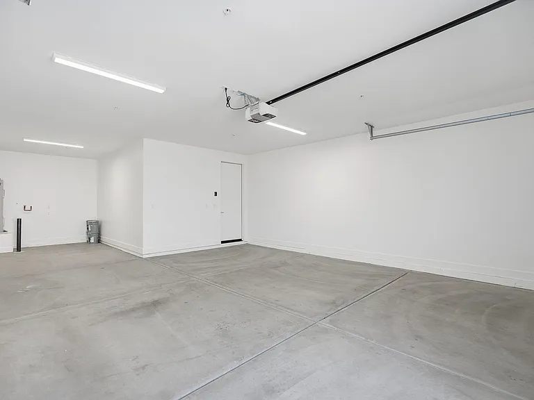 Garage extra car area