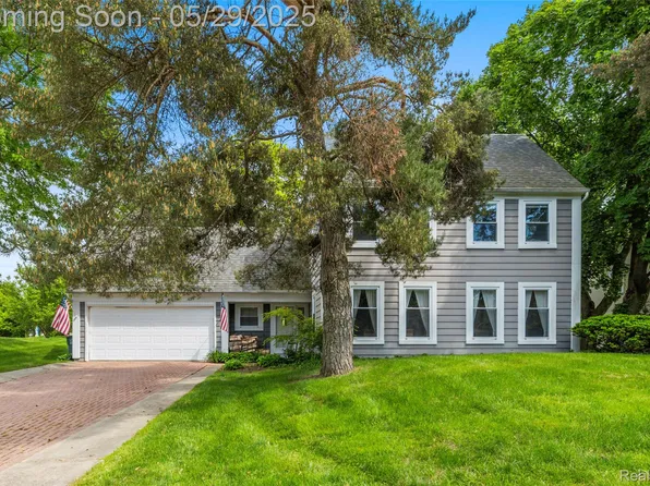 5138 Bayside Dr, Troy, MI 48098