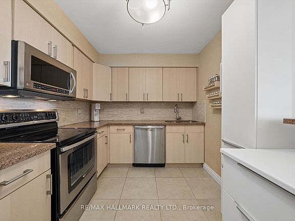 3rd image of 81 Townsgate Dr #512