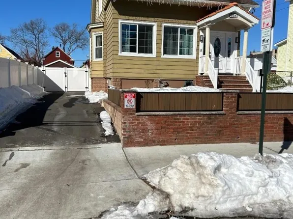 934 Monroe Ave, Elizabeth City, NJ 07208