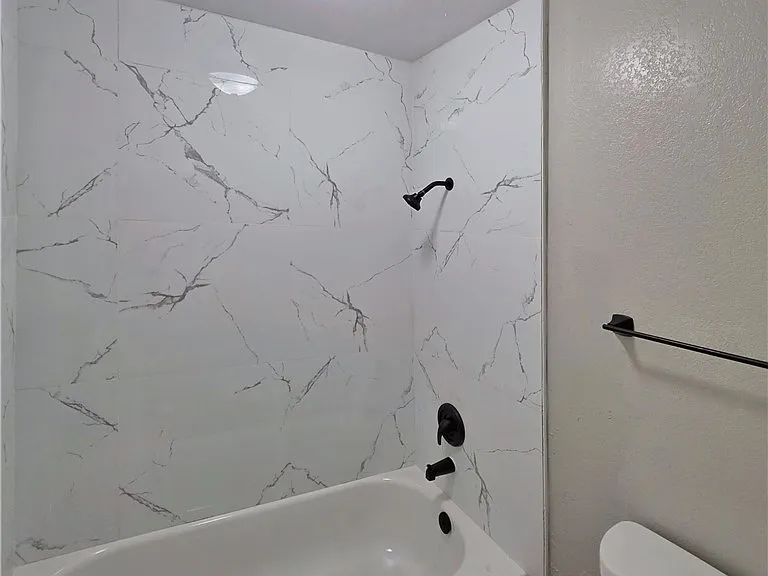 4230 Mississippi Ave — Photo 15