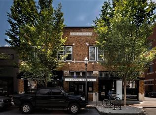 21 E Center St, Fayetteville, AR 72701