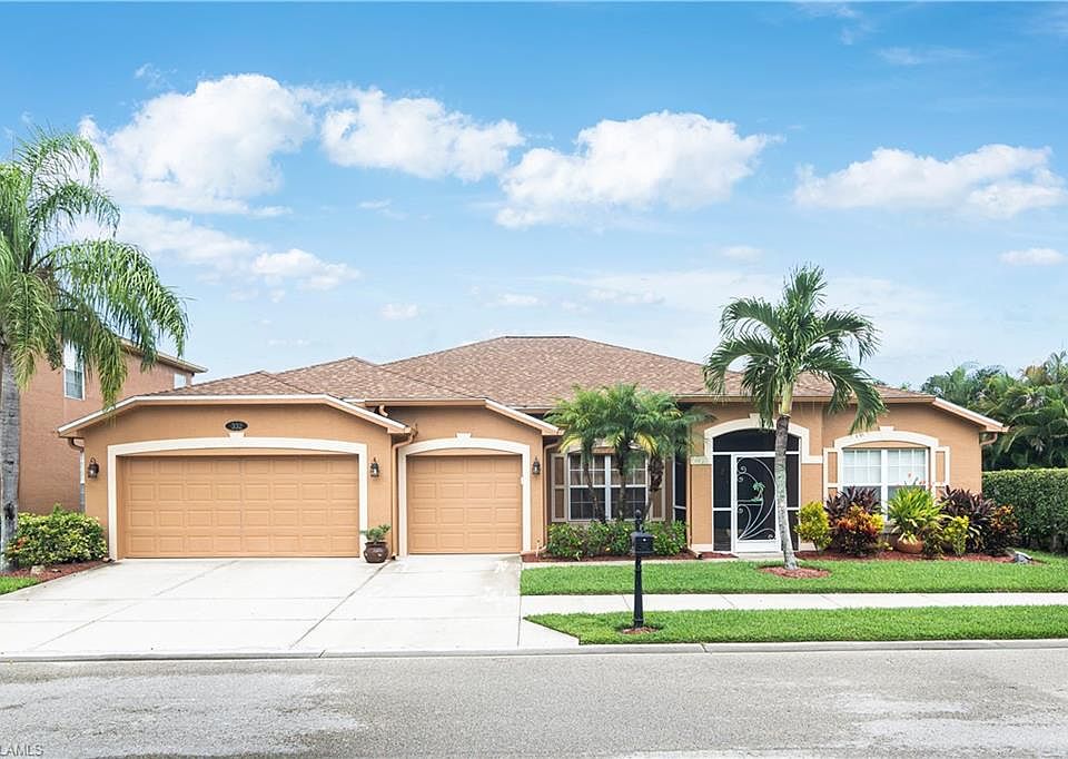 1st image of 332 Spider Lily Ln