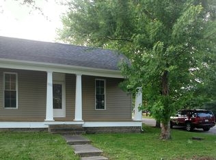 111 E Davis St, Ava, IL 62907