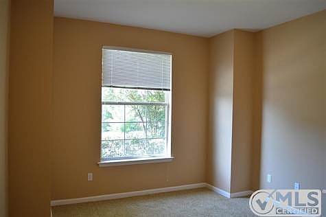 5th image of 5442 Hampton Hill Cir