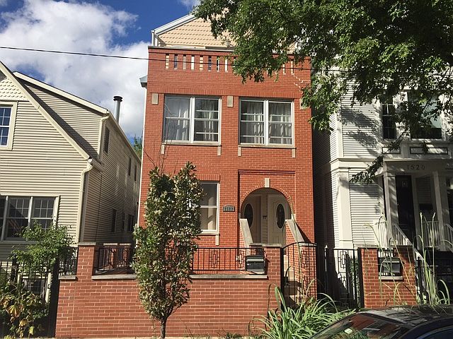 1st image of 1522 W Wolfram St #2