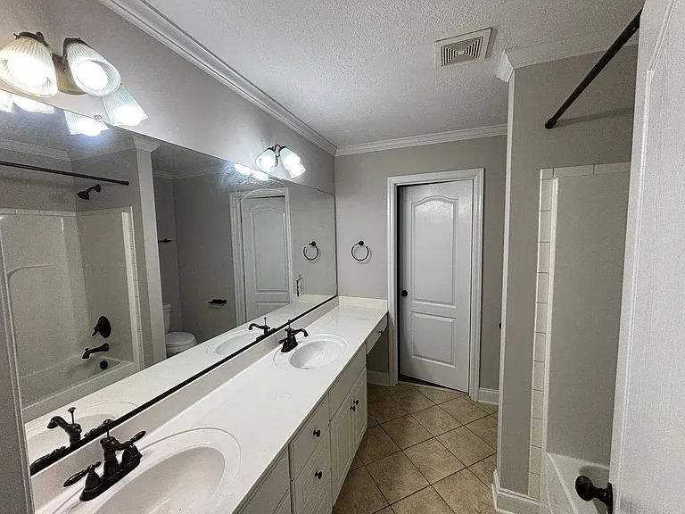 823 Bryan Cir — Photo 7