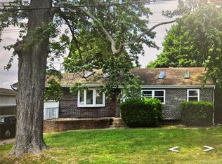 29A Hewes St, Brentwood, NY 11717