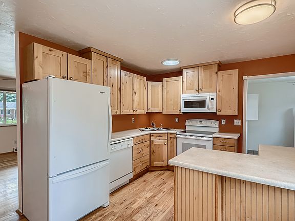 3rd image of 5320 King Ct