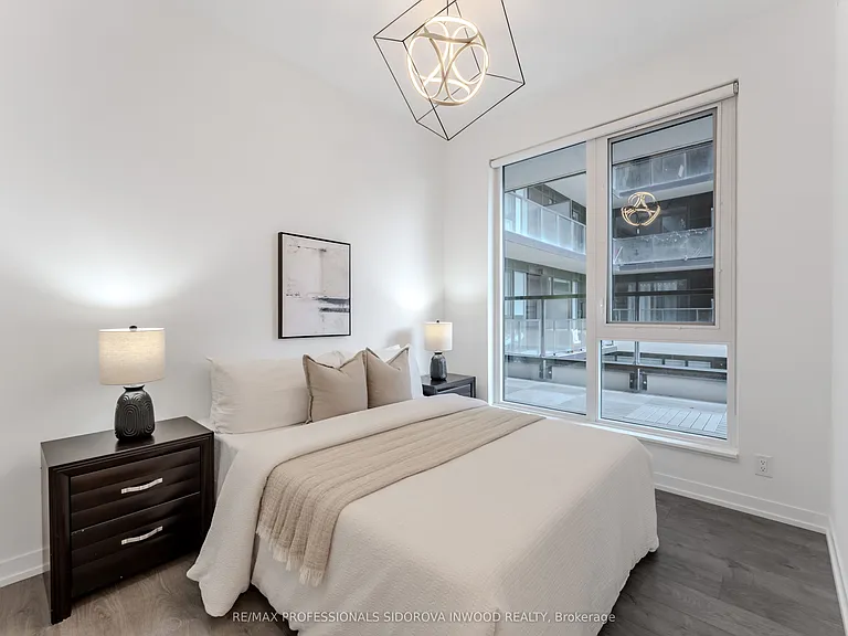 270 Dufferin St #515 — Photo 16
