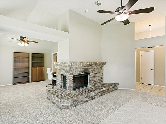 4th image of 1513 Evergreen Dr