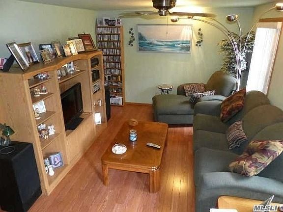 2nd image of 87 Woodland Dr
