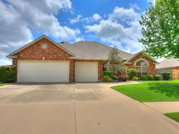 2100 SW 33rd St, Moore, OK 73170