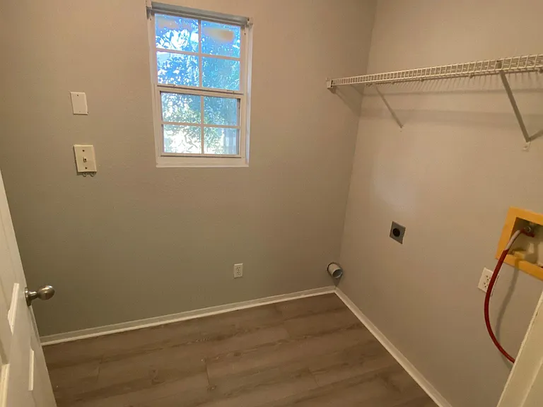 Brickleberry Ln — Photo 15