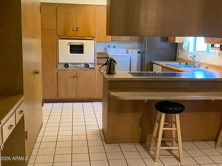 342 W Diana Ave — Photo 4