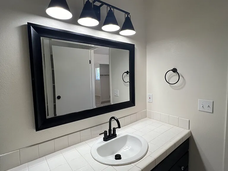 10125 Atascadero Ave #B — Photo 40