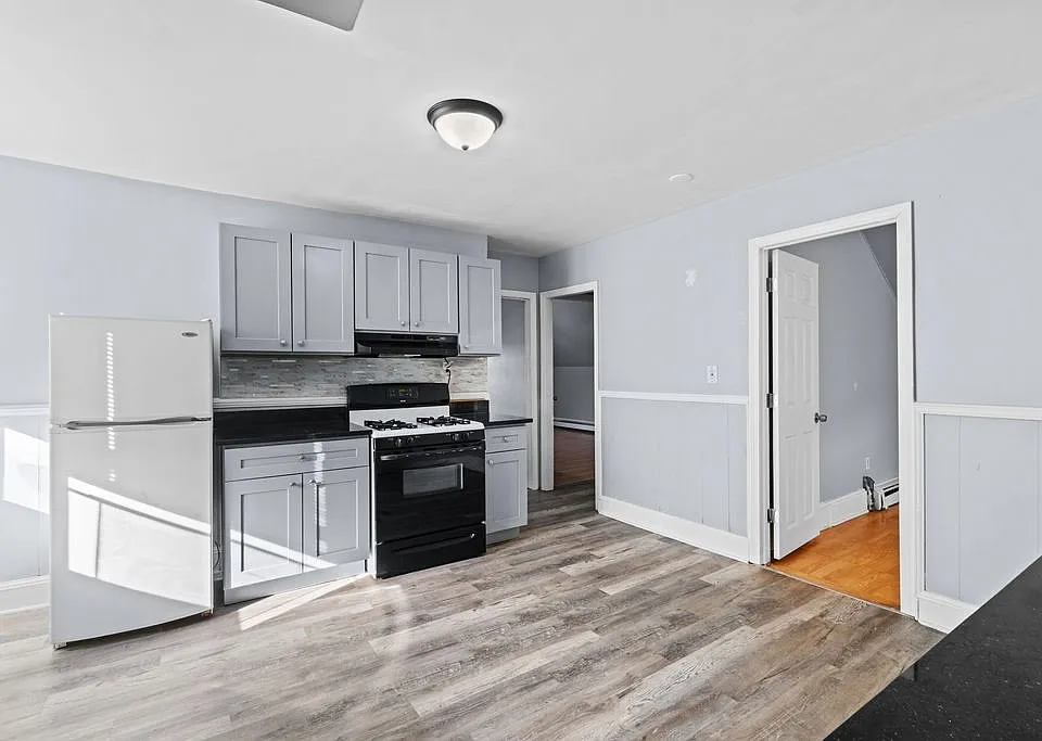 61 Florence St #3