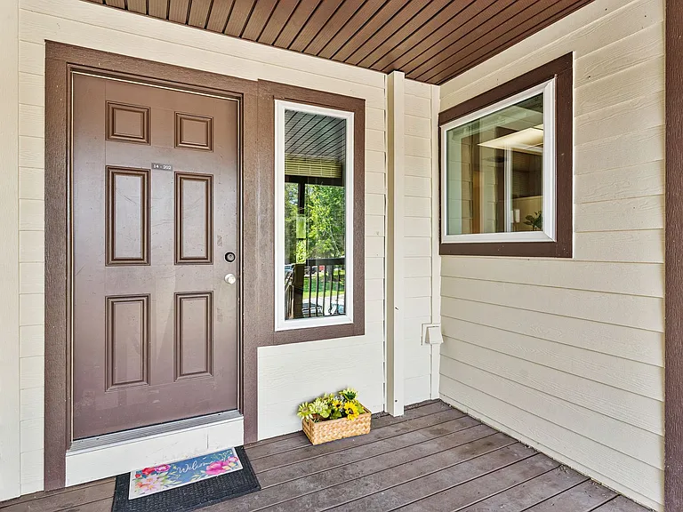 14202 Sandalwood Dr — Photo 2