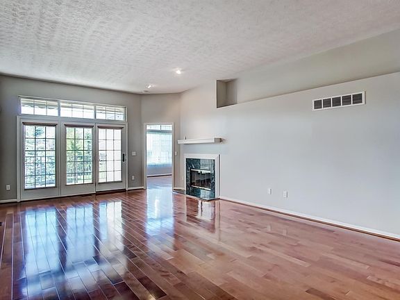 3rd image of 3985 Enterprise Cir