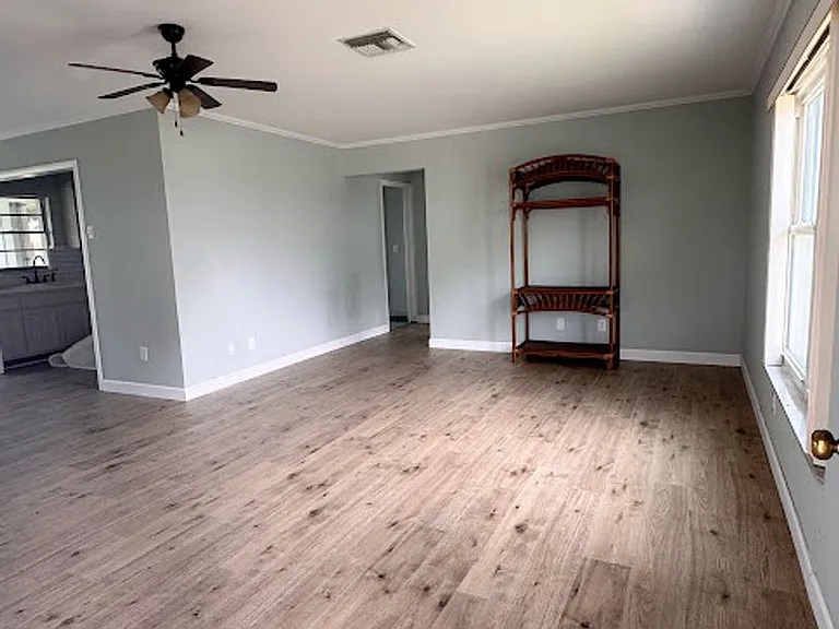 8356 Candlewood Rd — Photo 2