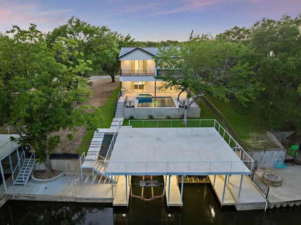 227 Lazy Oaks Lane, Kingsland, TX 78639