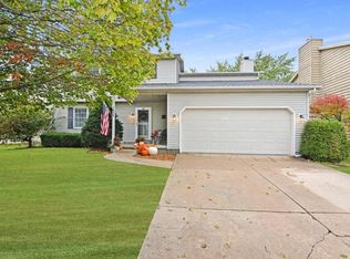 1612 Fairfield Ct, Normal, IL 61761