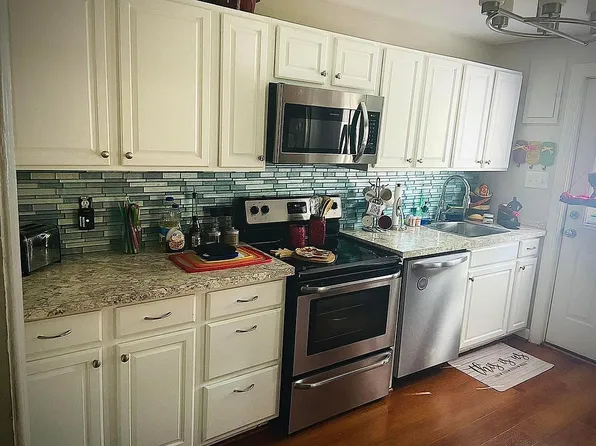700 James Dr, Newport News, VA 23605