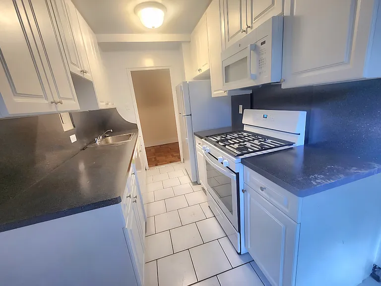 192-45 71st Cres #3A — Photo 7