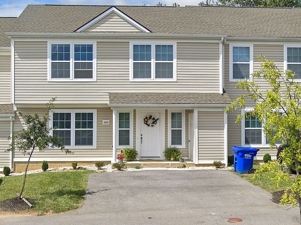 1st image of 660 Twisted Oak Dr